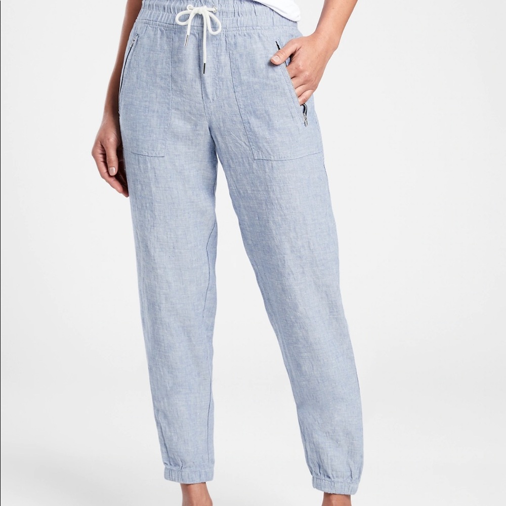 Athleta Cabo linen jogger crops.